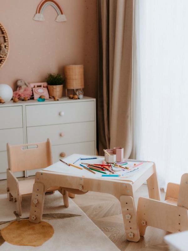 growing table for kids Petinka