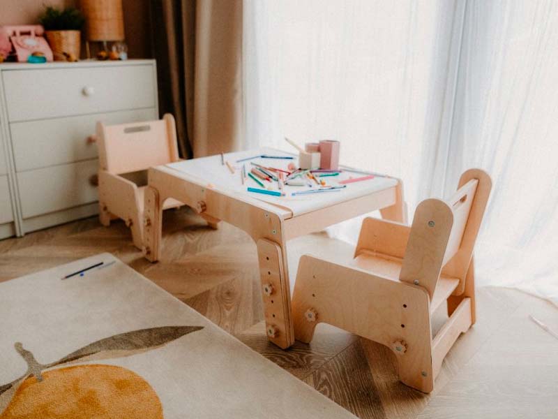 growing table for kids Petinka