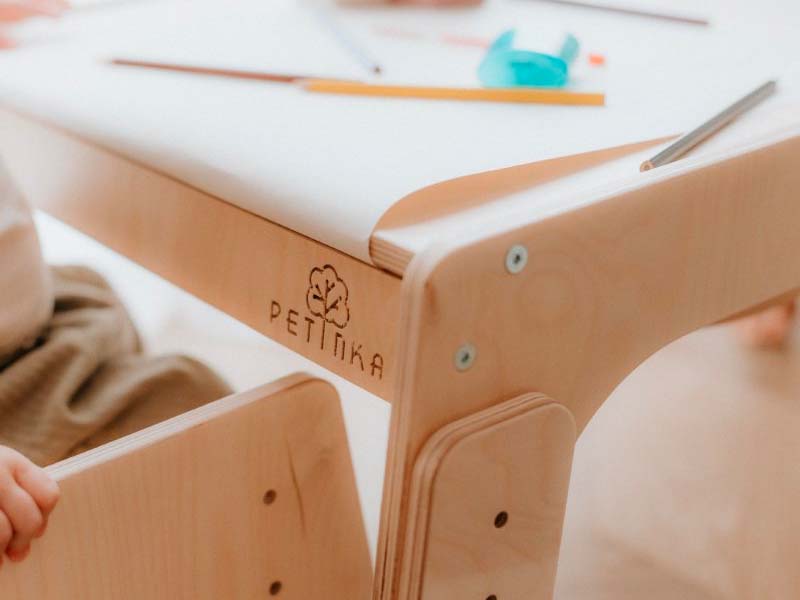 growing table for kids Petinka